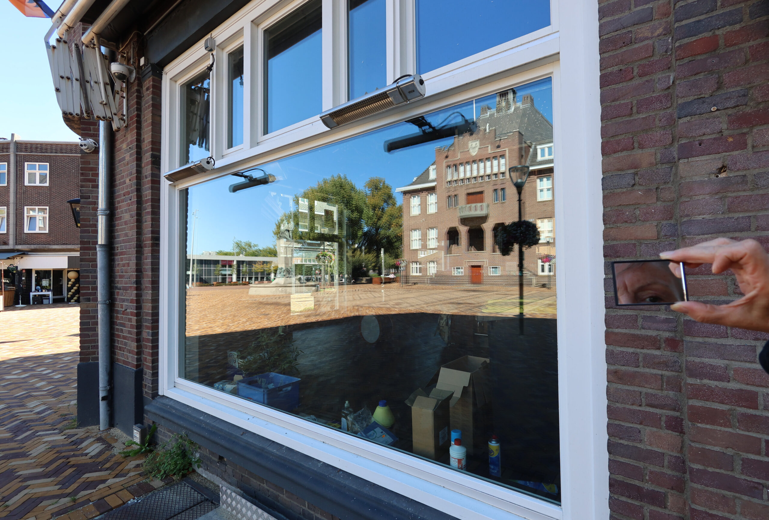 2026-15-thema-weerspiegeling-moderne-architectuur-math-01